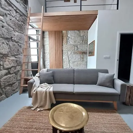 Casa Da Guidinha - 1930s W/ Private Backyard * Recarei