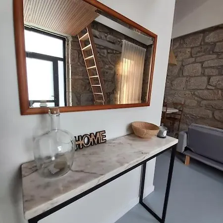 Casa Da Guidinha - 1930s W/ Private Backyard *