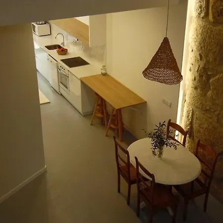 Casa Da Guidinha - 1930s W/ Private Backyard *