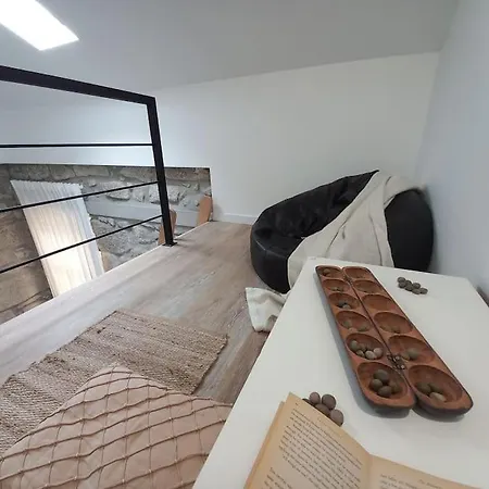 Casa Da Guidinha - 1930s W/ Private Backyard Holiday home *